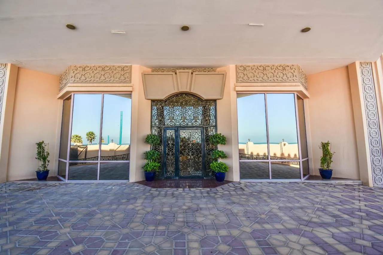 Hometown Apartments - Kite Palace - Lavish 7 Bedrooms Villa On Kite Beach Dubai 0*,  United Arab Emirates