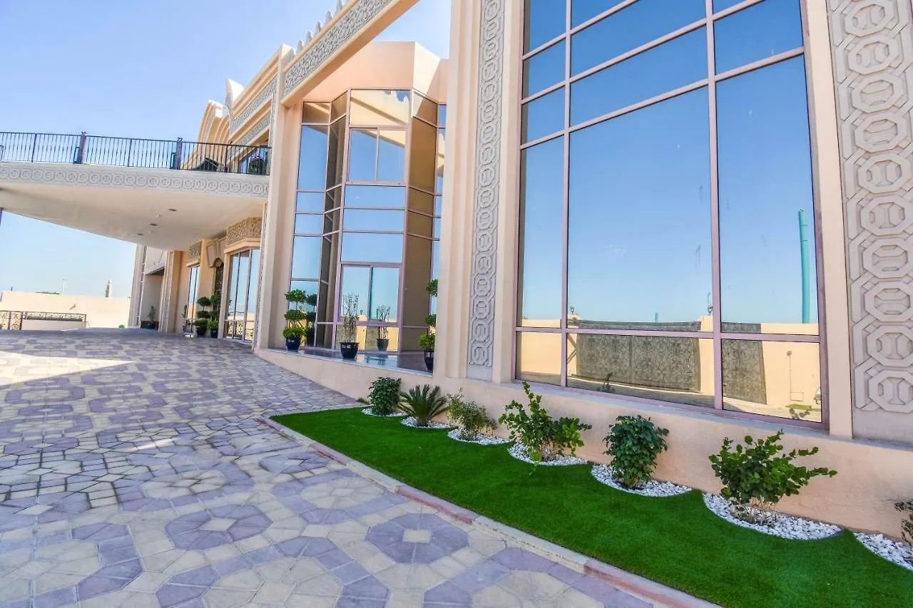 Hometown Apartments - Kite Palace - Lavish 7 Bedrooms Villa On Kite Beach Dubai