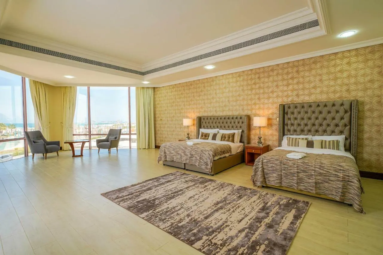 Hometown Apartments - Kite Palace - Lavish 7 Bedrooms Villa On Kite Beach Dubai