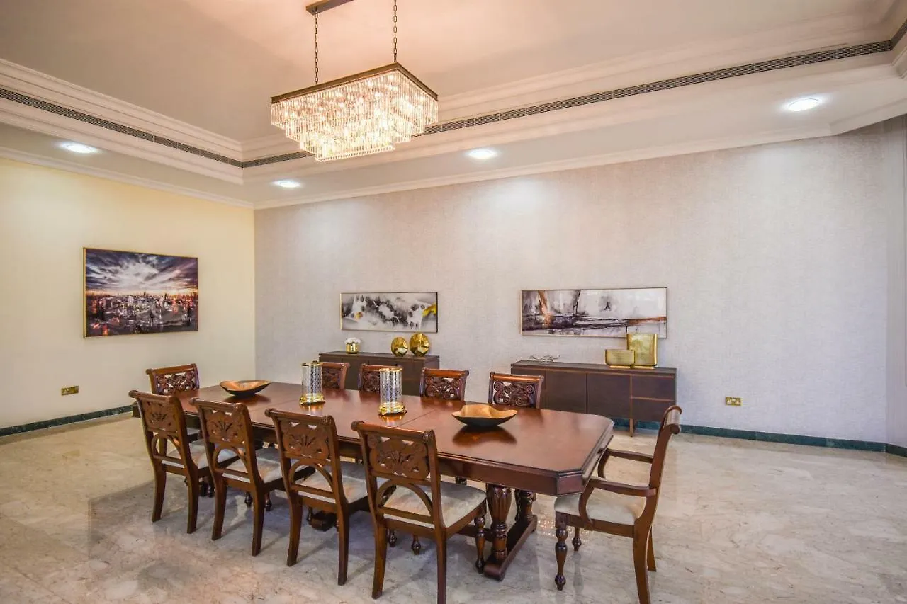 Hometown Apartments - Kite Palace - Lavish 7 Bedrooms Villa On Kite Beach Dubai